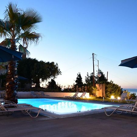 פוליכרונו Pine Resort מראה חיצוני תמונה